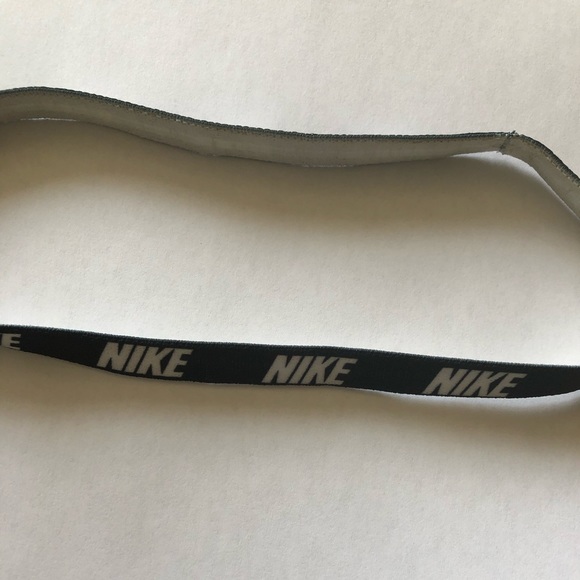 black nike headband - Picture 2 of 4